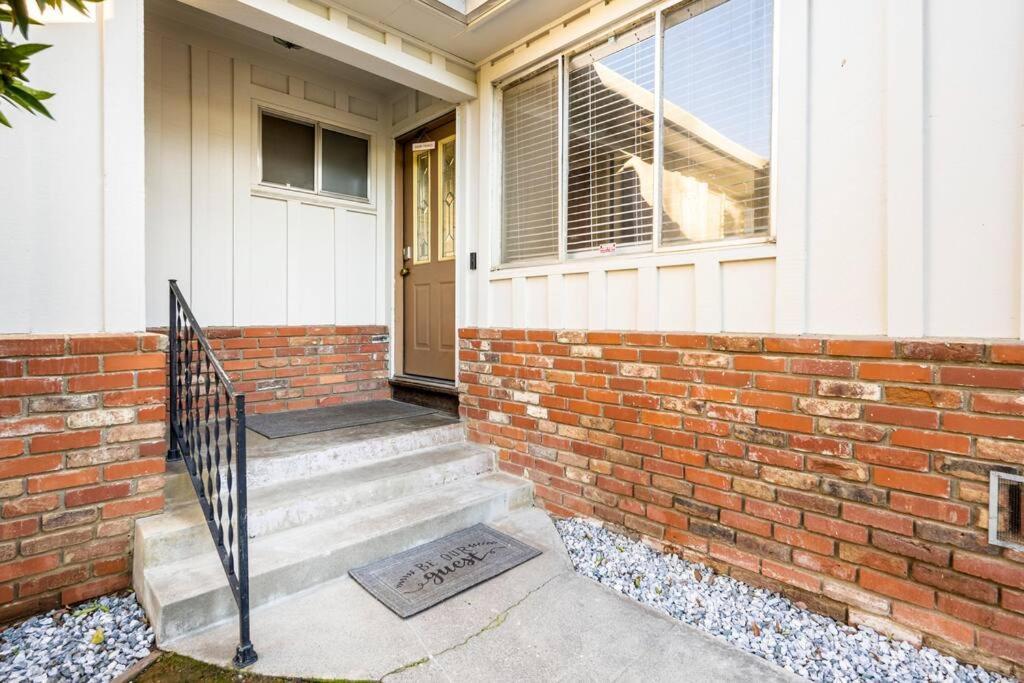 5 Beds, 2 Full Baths, W/Gazebo, W/Fenced Backyard Villa Yuba City Buitenkant foto