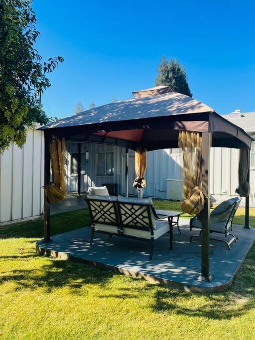 5 Beds, 2 Full Baths, W/Gazebo, W/Fenced Backyard Villa Yuba City Buitenkant foto