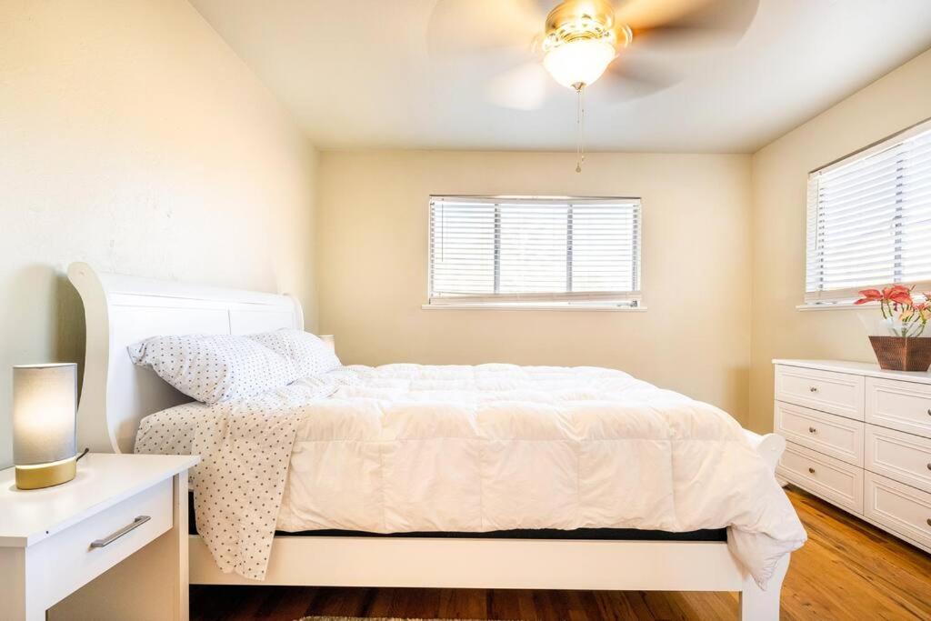 5 Beds, 2 Full Baths, W/Gazebo, W/Fenced Backyard Villa Yuba City Buitenkant foto